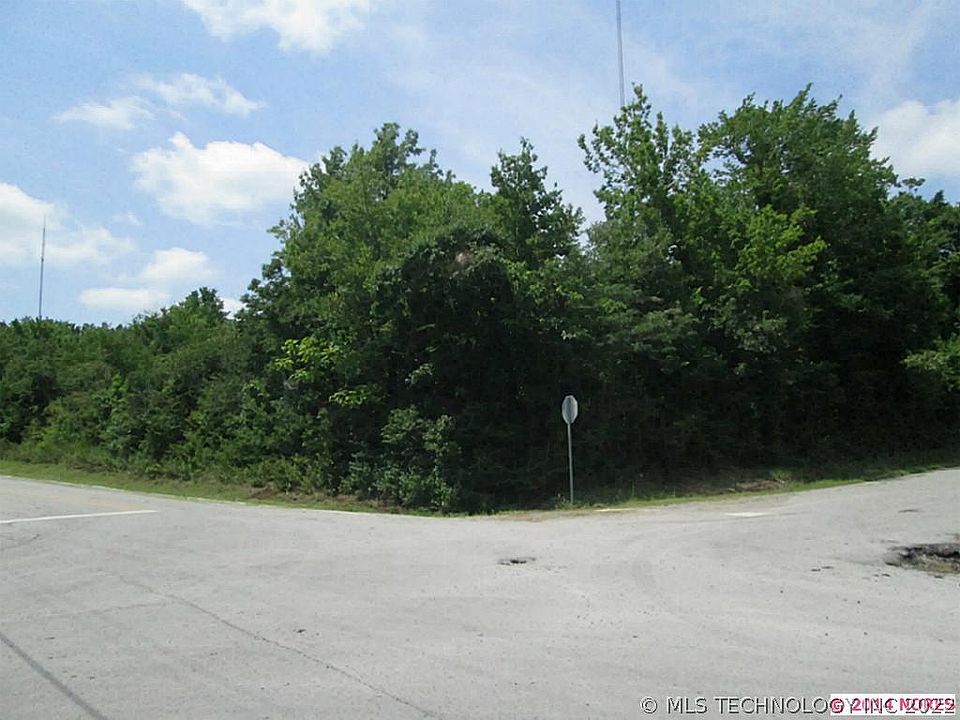 1st image of E 101st St