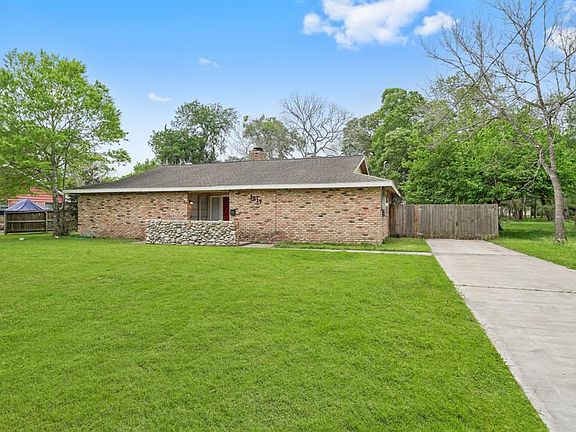 4th image of 1417 Sunset Dr