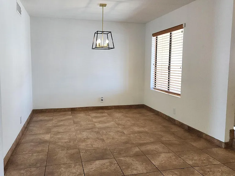 2253 Daytona Ave — Photo 18
