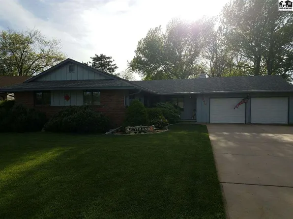 840 Pine Ct, McPherson, KS 67460