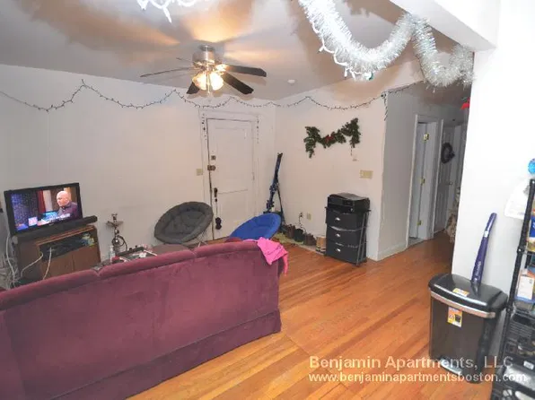 23 Egremont Rd, Brighton, MA