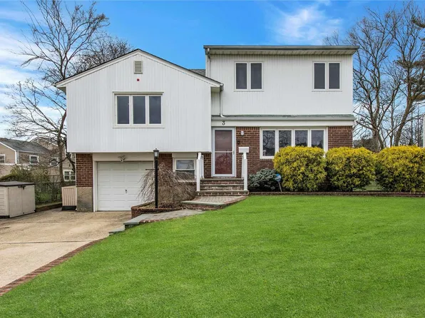 3 Pearl Drive, Plainview, NY 11803