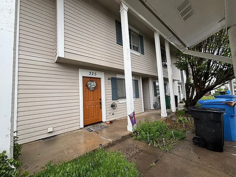 325 W 1100 N — Photo 2