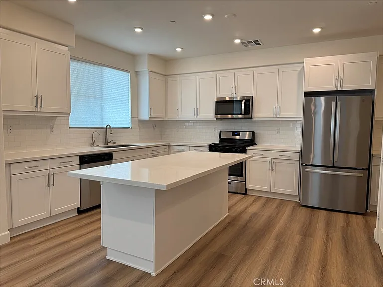 29 Lyric Way — Photo 2