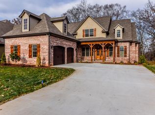631 Karch Dr, Maryville, TN 37803