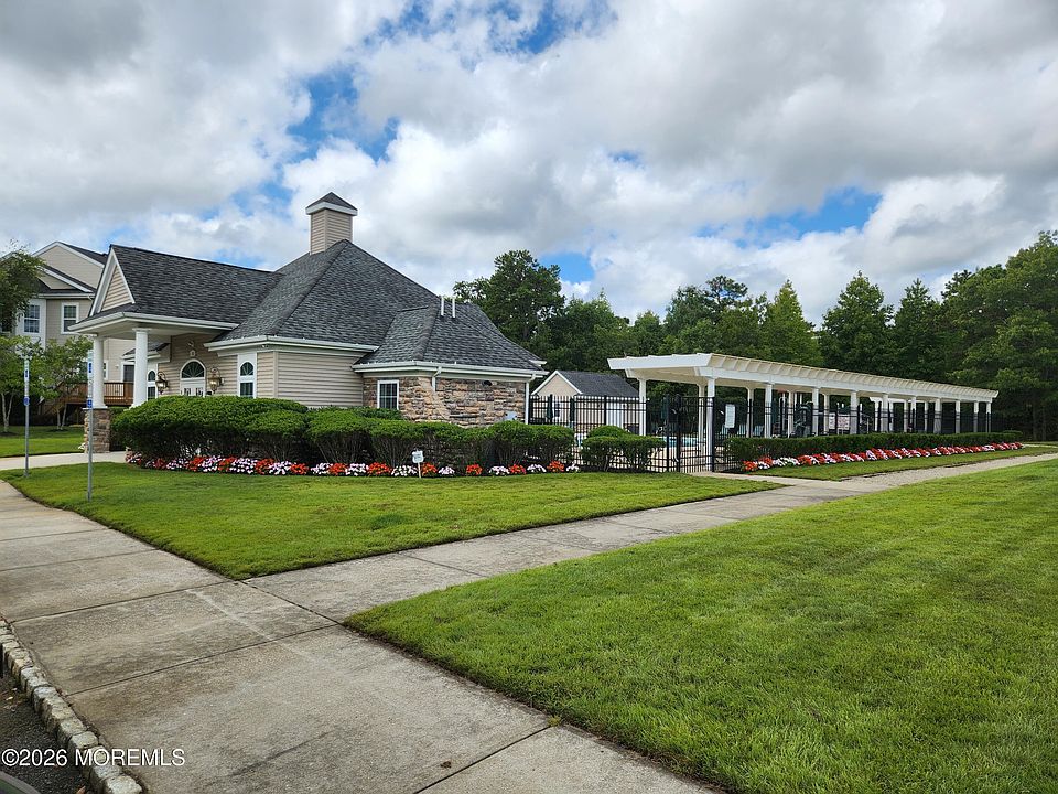 1st image of 7 Bryce Ln