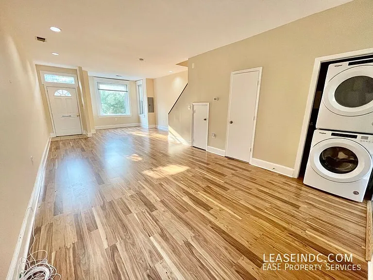 2025 Flagler Pl NW — Photo 8