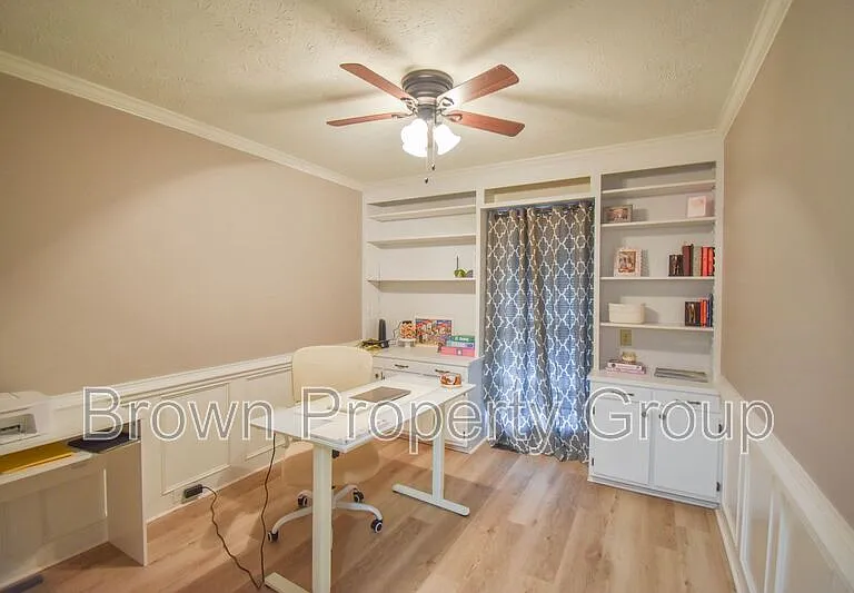 1651 Greenock Ave — Photo 11