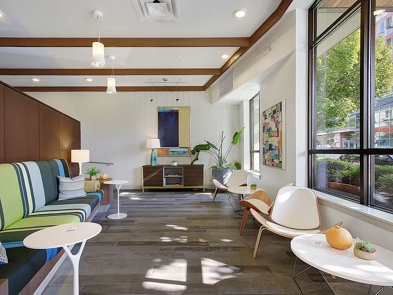 Hip lobby & gathering spot and ideal for meeting guests