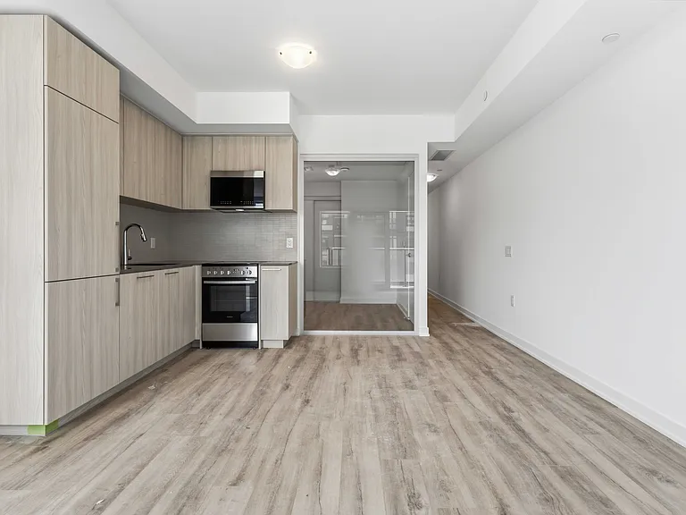 7439 Kingston Rd — Photo 25
