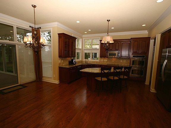 2nd image of 7976 Coldwater Dr