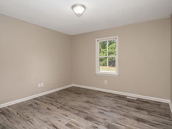 5th image of 657 Kingston Ave