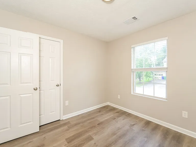 6149 Raleigh Oaks Ct — Photo 15