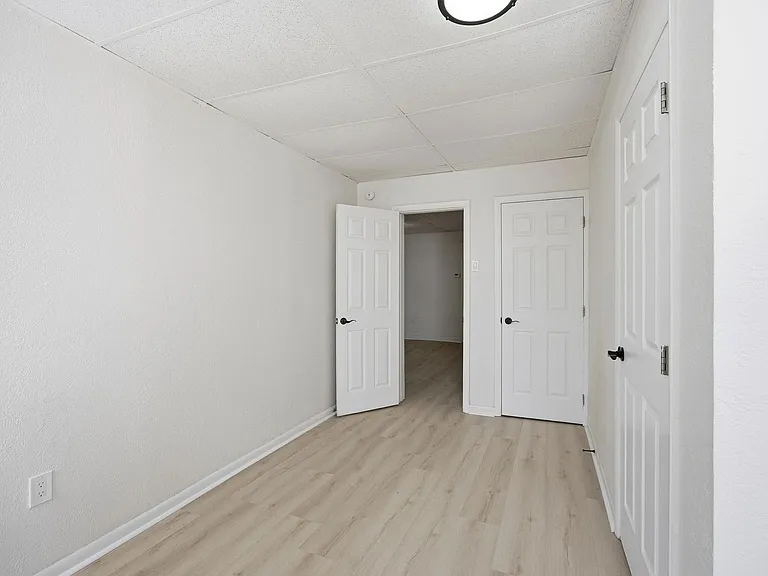 141 Oneida St — Photo 20