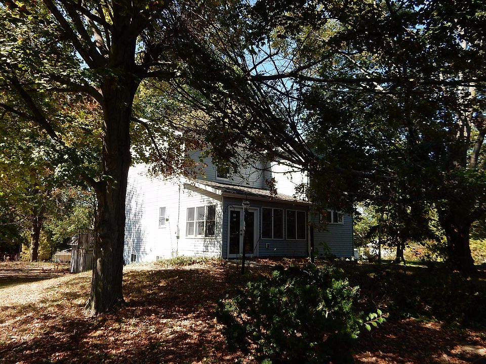 2nd image of 1144 Hudson Rd