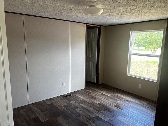 2nd bedroom closet view