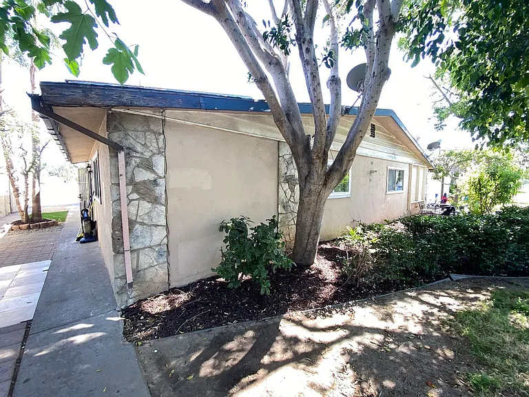 341 Lansing Cir #A — Photo 21