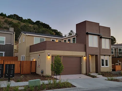 528 Sapphire St Photo 1