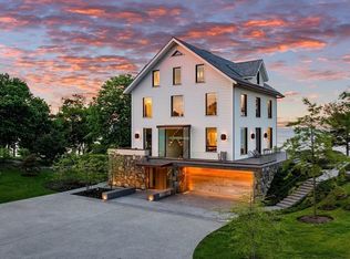 20 Crowninshield Rd, Marblehead, MA 01945