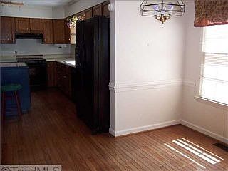 4th image of 5301 Ashbey Ln