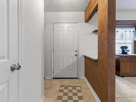 5th image of 8232 McGuire Dr