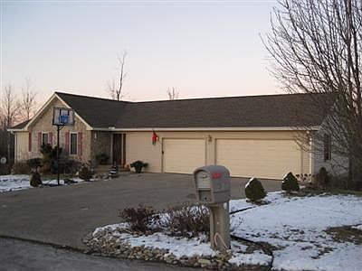 3rd image of 251 Honeysuckle Ln
