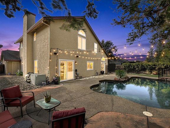 3rd image of 1205 Chablis Cir