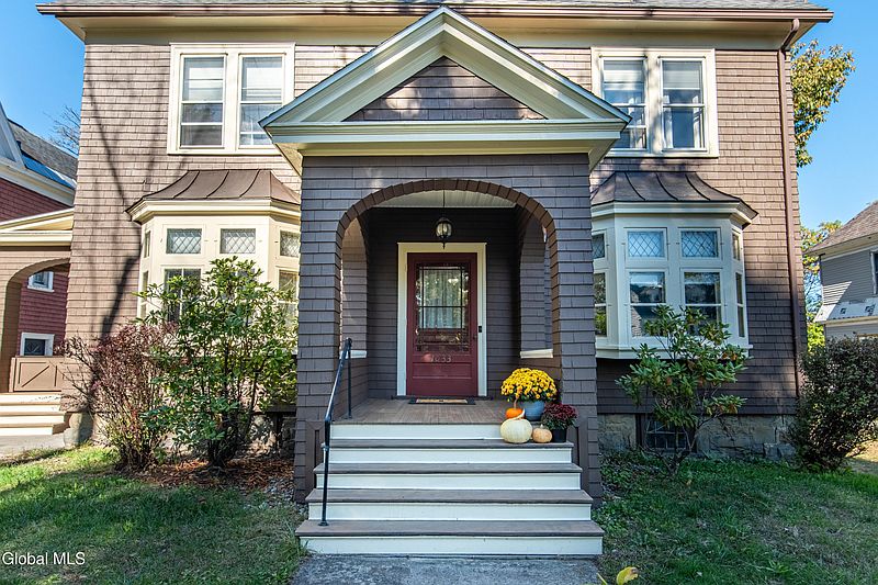 4th image of 1033 Waverly Place