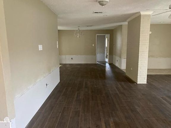 3rd image of 18703 Artesian Way