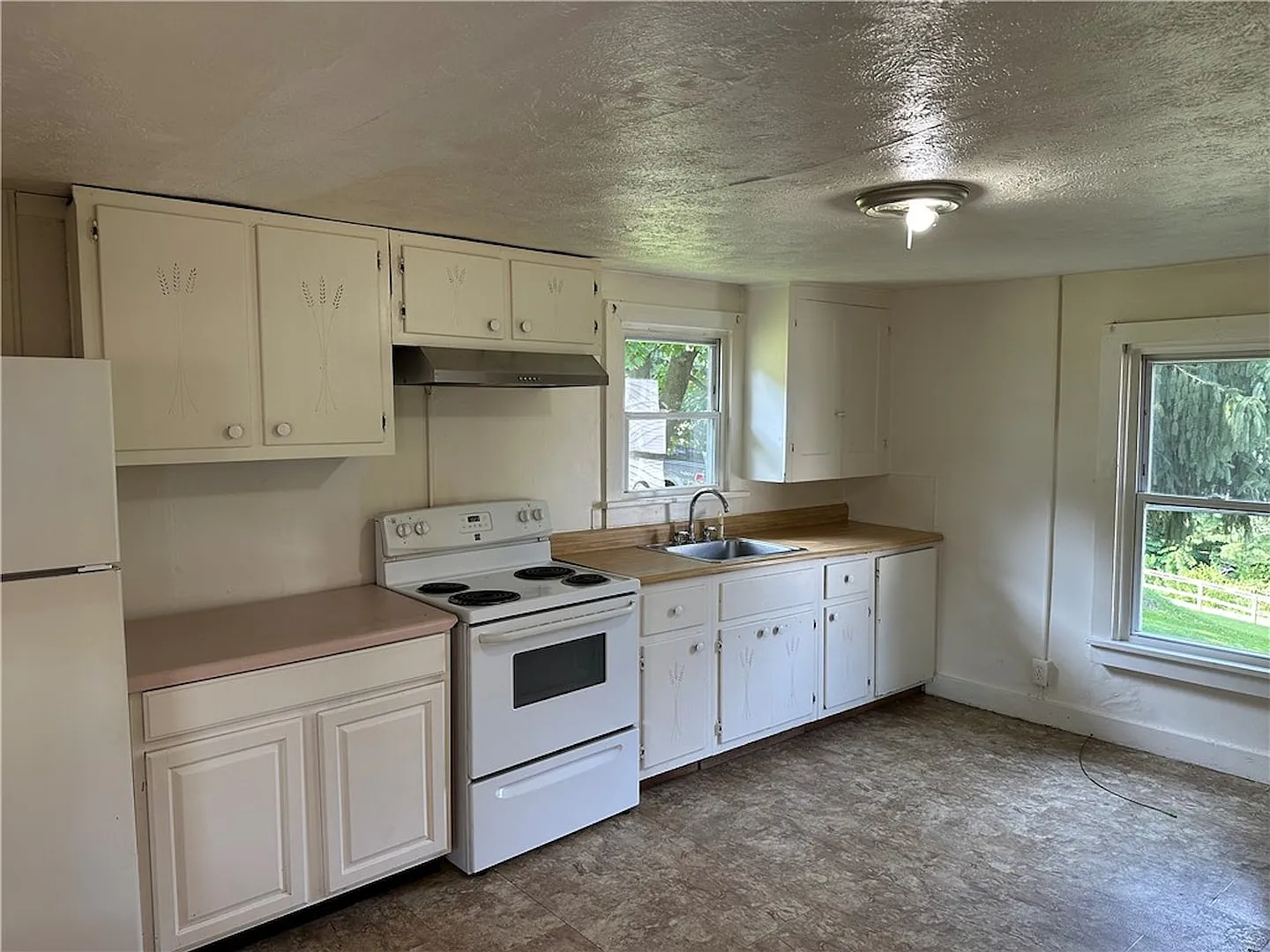 113 Morton Ave — Photo 4