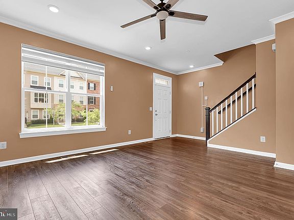 4th image of 22729 Tate St