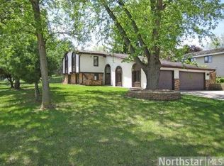 5131 Overlook Dr, Bloomington, MN 55437