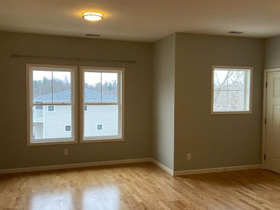 3rd image of 4422 N Cypress Ln #202