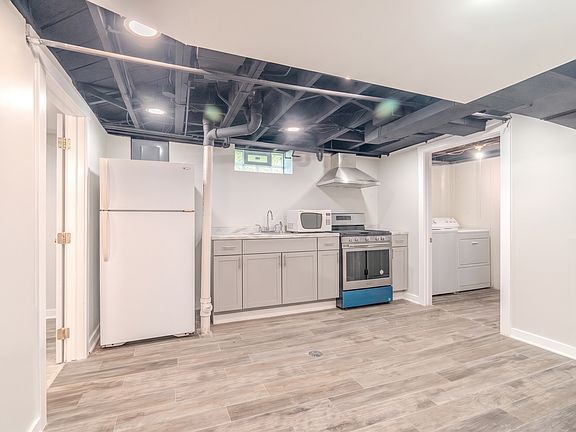 5th image of 3224 N Altadena Ave