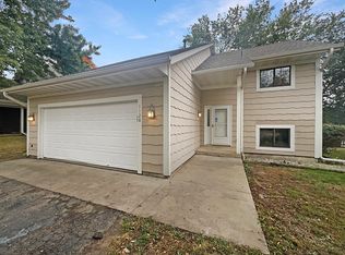 1128 Fox Run Rd, Waconia, MN 55387