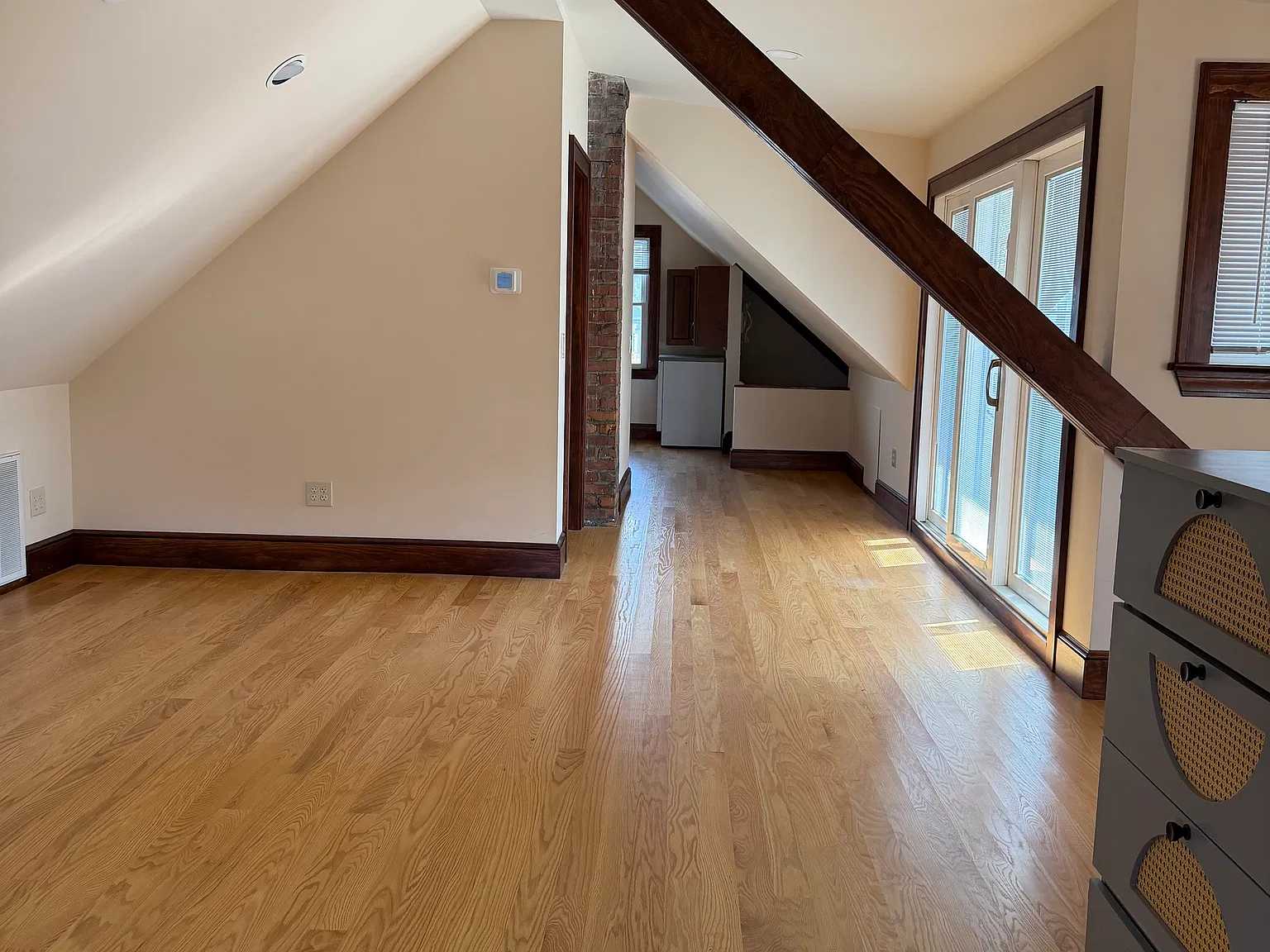 Studio, 650 sqft, $1,100 — Photo 4