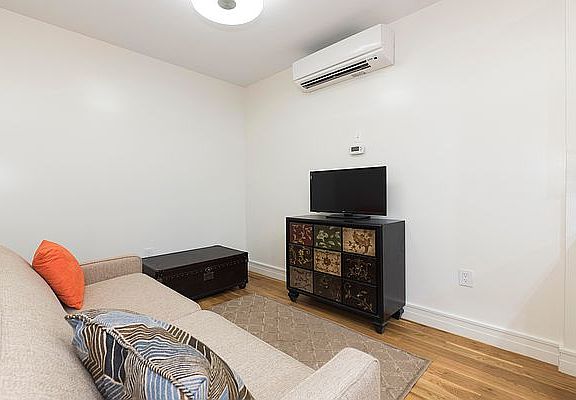 5th image of 309 E 92nd St #4RW