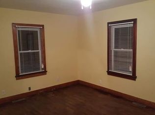 419 E 7th St, Hoisington, KS 67544