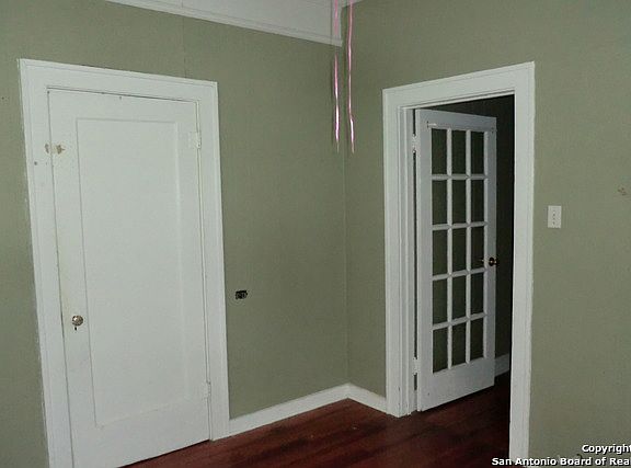 5th image of 1923 W Kings Hwy APT 2