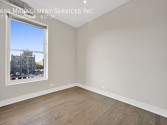 4th image of 837 N Wolcott Ave APT 2R
