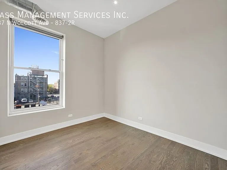 837 N Wolcott Ave #2R — Photo 4