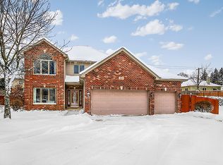 301 E Sleepy Hollow Ln, Addison, IL 60101