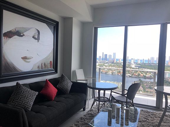 2nd image of 16385 Biscayne Blvd