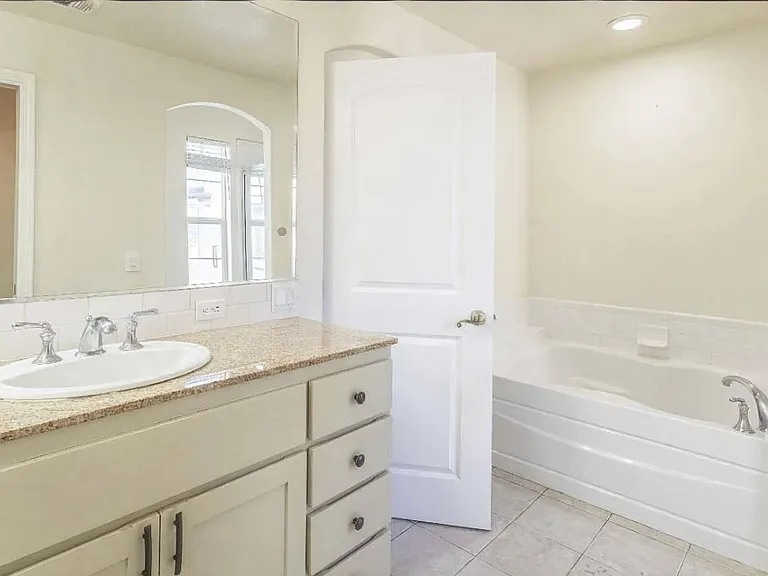 361 Vista Roma Way — Photo 16