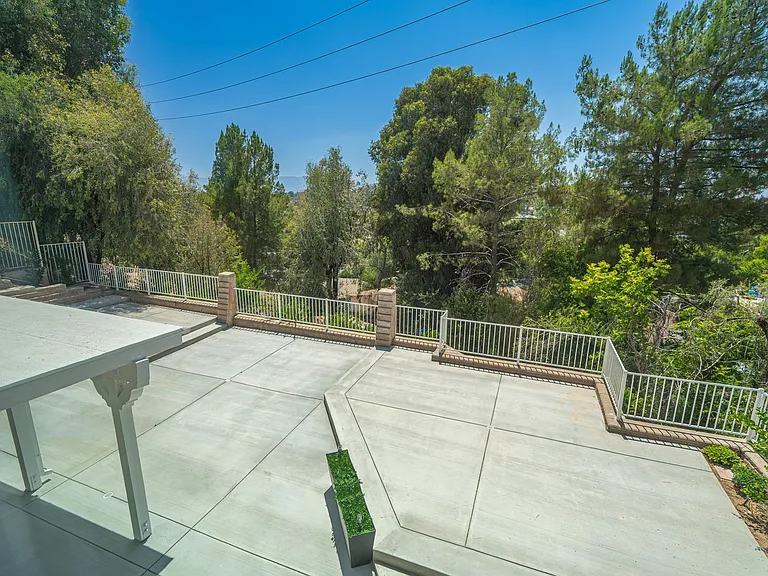 27727 Spandau Dr — Photo 26
