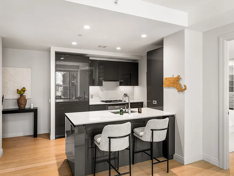 135 Seaport Blvd #705 — Photo 5