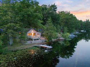 42 N Shore Rd, Sandown, NH 03873