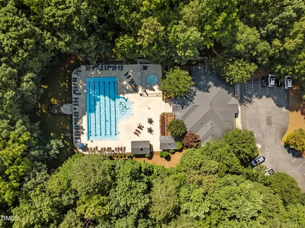1212 Tacketts Pond Dr, Raleigh, NC 27614