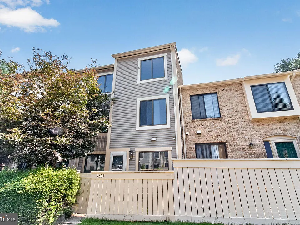 9305 Bathgate Ct