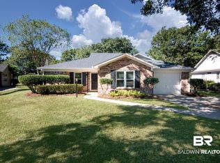 24 Hoffren Dr, Fairhope, AL 36532